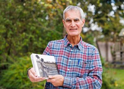 Jan bezorgt Riel het levenswerk van zijn Hannie: een naslagwerk dat de liefde voor het dorp toont