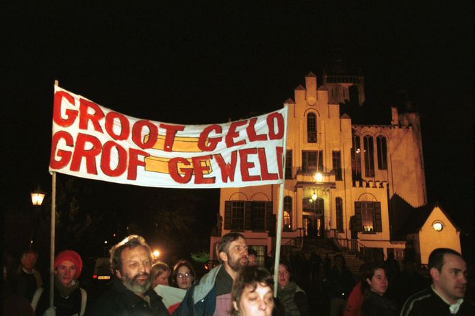 Het opkopen van Steffenberg door rijke Vughtenaren leidde in 1999 tot fel protest.