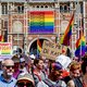 Activistische Pride Walk is voor iedereen, van jonge transgenders tot het Leger des Heils