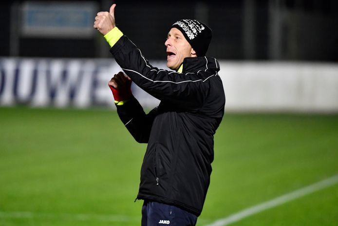 Rieno Van Oost begint na het EK aan z'n negende seizoen als coach van Avanti Stekene. “Onze voorbereiding zal één weekje langer duren.”