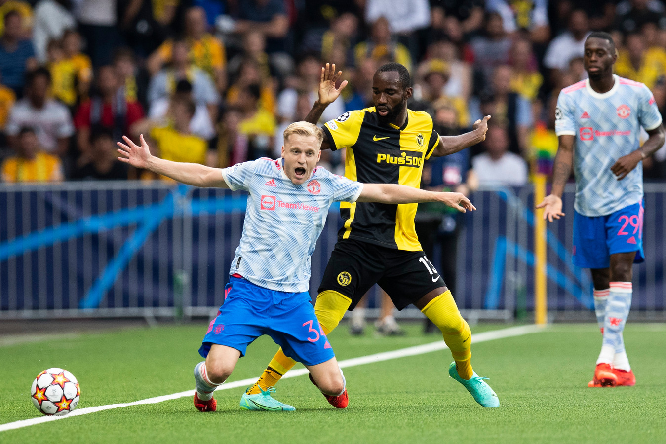 Donny van de Beek kon afgelopen dinsdag in de Champions League tegen Young Boys ook niet het verschil maken.