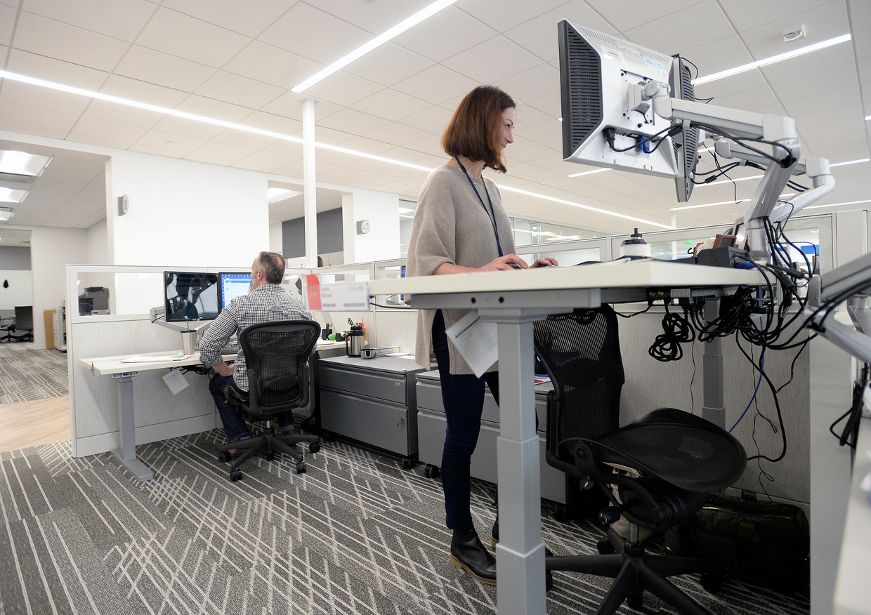 Steeds meer bedrijven investeren in de gezondheid van werknemers, onder meer door stabureaus te voorzien. Beeld Portland Press Herald via Getty