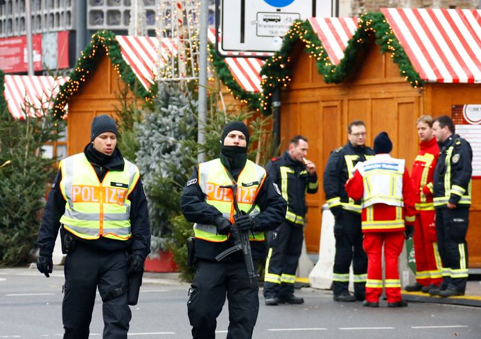 Duitse agenten op de kerstmarkt in Berlijn (Illustratiebeeld).