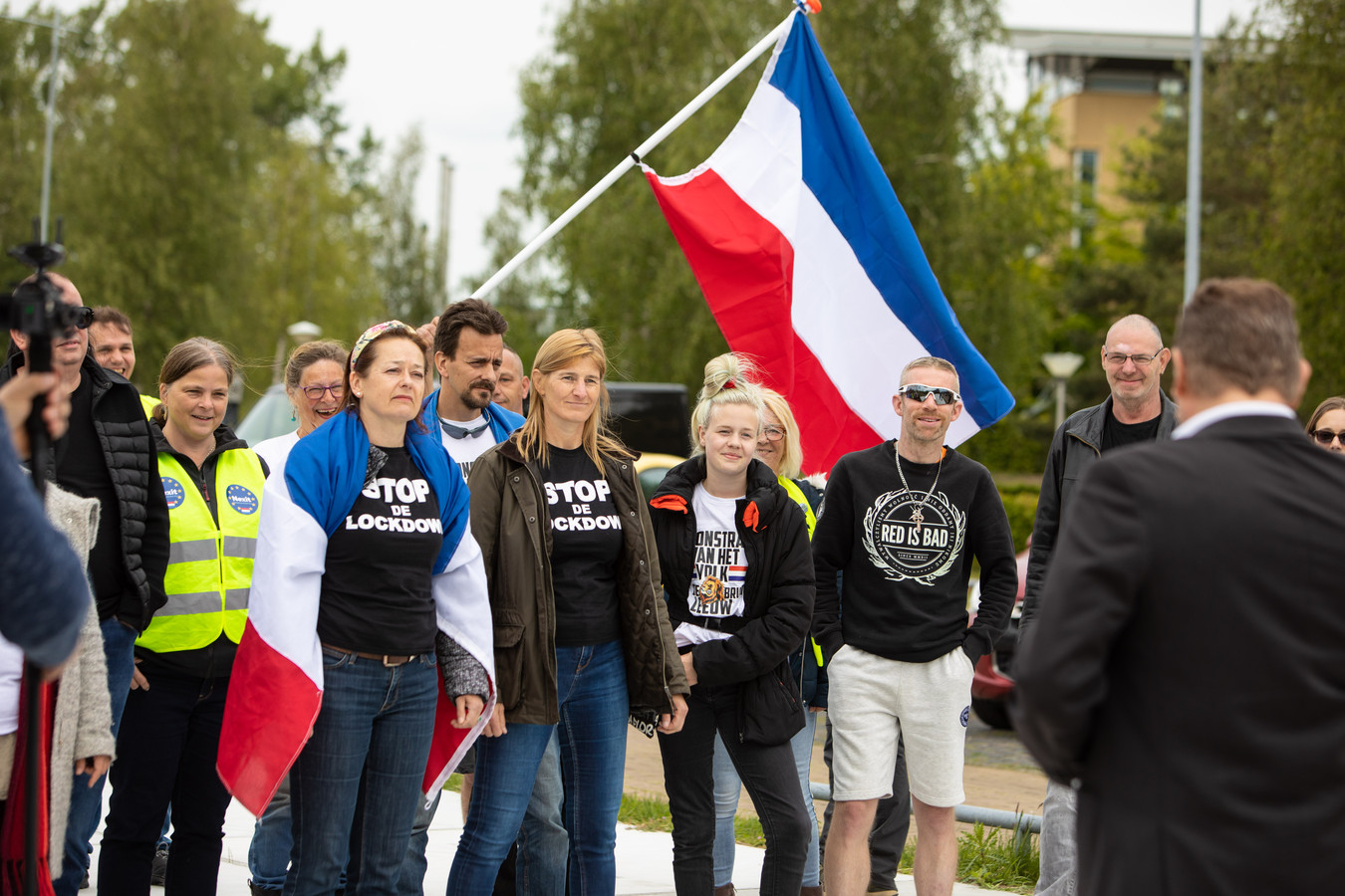 Een eerdere demonstratie in Hilversum  van Demonstratie van het Volk. De groep was klein, de bijeenkomst verliep rustig.