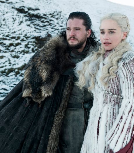 Emilia Clarke verrast: ‘Er komt een direct vervolg op Game of Thrones, mét Jon Snow’