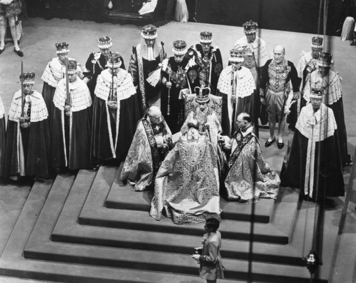 De kroning van Koning Elizabeth was de eerste dergelijke ceremonie die ooit werd uitgezonden op televisie.