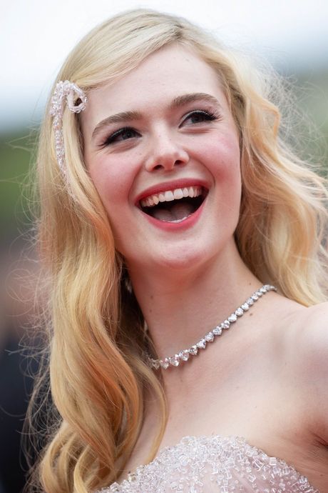 Actrice Elle Fanning doet boekje open: ‘Als 16-jarige geweigerd voor rol omdat ik niet sexy genoeg was’