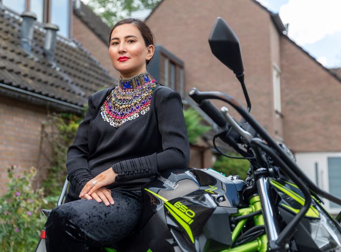 Seweta Zirak.  ,,De sfeer in Kaboel is beangstigend. De snelle opmars van de Taliban doet het ergste vrezen.”
