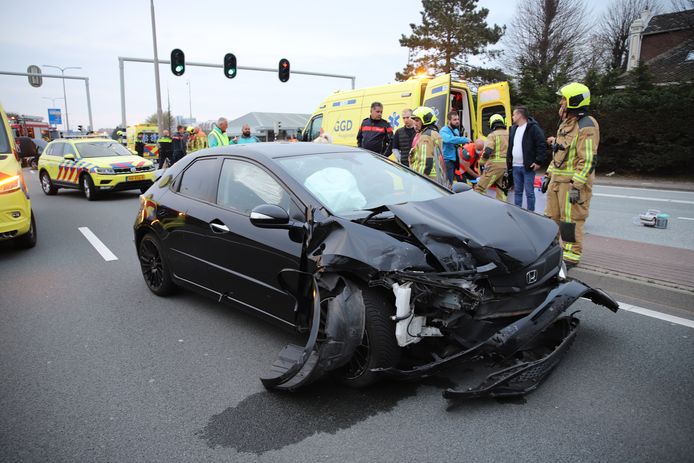 De hulpdiensten kregen dinsdagavond een melding van een ongeval op de Burgemeester Elsenweg in Naaldwijk.