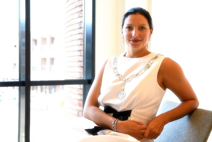 Burgemeester Hanne van Aart