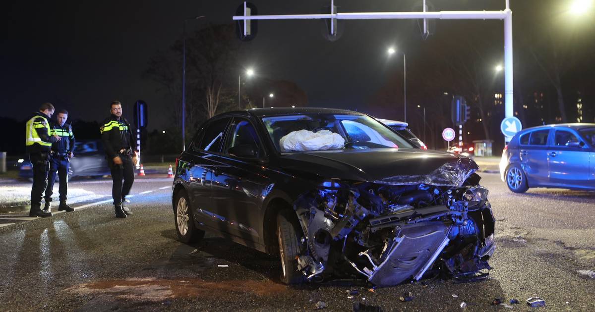 Ongeluk in Den Bosch zorgt voor verkeerschaos in de buurt en vertraging op A59.