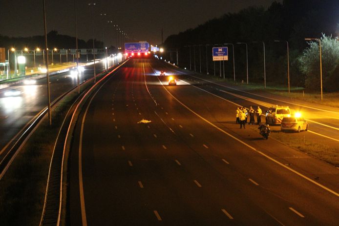 De A2 tussen Nieuwegein en Oudenrijn is afgesloten vanwege een incident met dodelijke afloop.