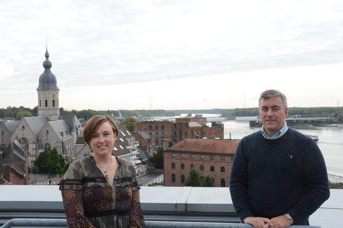 Schepen van Mobiliteit Lieve Truyman en haar collega schepen van Ruimtelijke Planning Wim Van Rossen willen met het nieuwe reglement de parkeerdruk in de gemeente aanpakken.