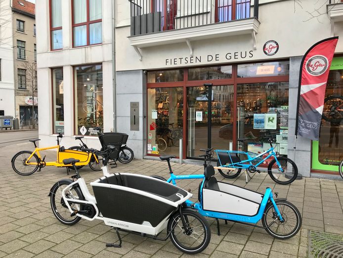erotisch Wetenschap toetje Fietsenwinkel leent cargo bikes gratis uit aan Antwerpse collega-handelaars  | Antwerpen | hln.be