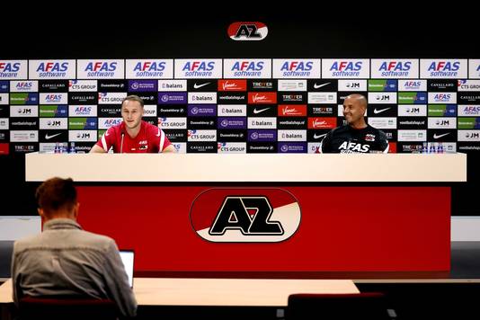 Teun Koopmeiners en AZ-coach Pascal Jansen.