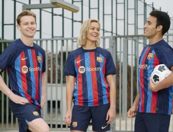 FC Barcelona presenteert nieuw Spelen van dertig jaar geleden Buitenlands voetbal | AD.nl