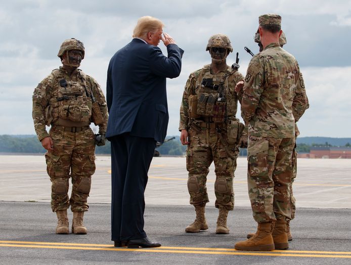 President Donald Trump op de militaire basis Fort Drum in de staat New York.