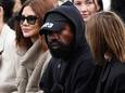 Kanye West suscite l’indignation en portant un t-shirt “White Lives Matter” à la Fashion Week de Paris
