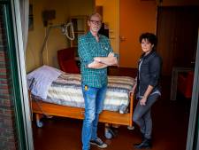 Bas (66) en Krista (45) doen vrijwilligerswerk in een hospice: ‘Het relativeert enorm’