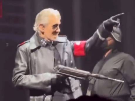 Roger Waters zorgt opnieuw voor ophef: politie Berlijn onderzoekt optreden zanger in ‘SS-uniform’