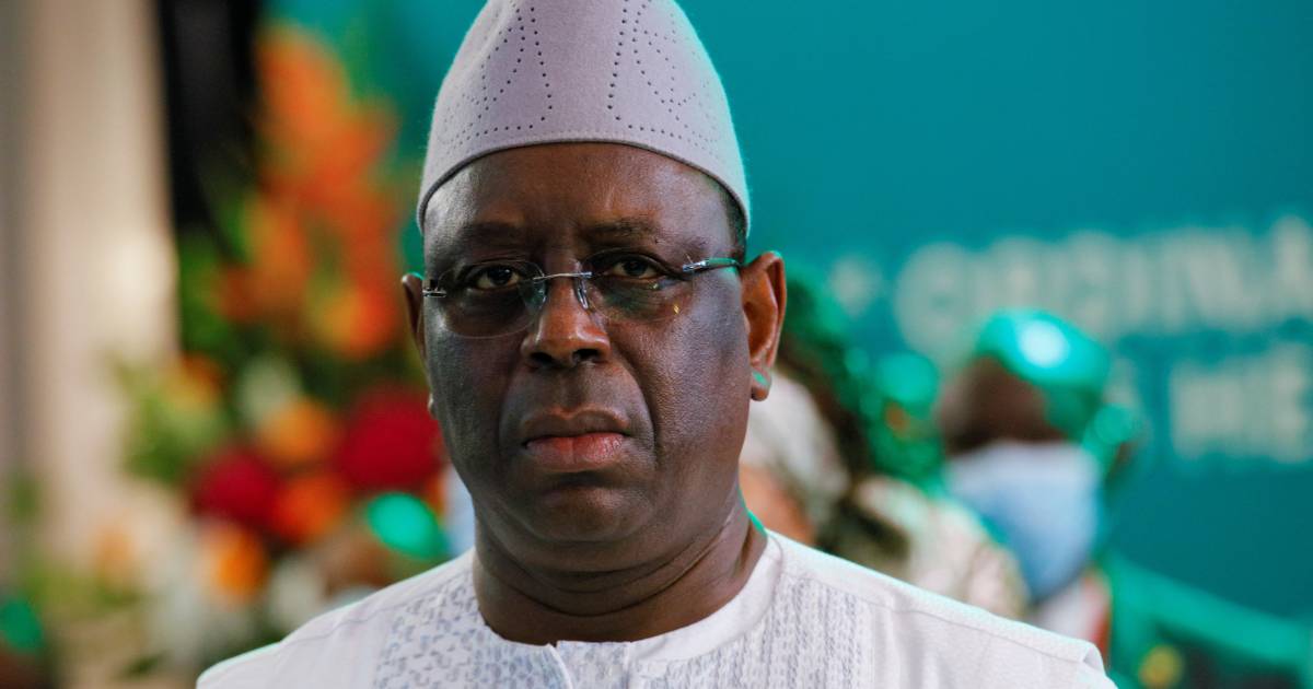 Tientallen doden bij ernstig busongeluk in Senegal, president kondigt drie dagen rouw aan.