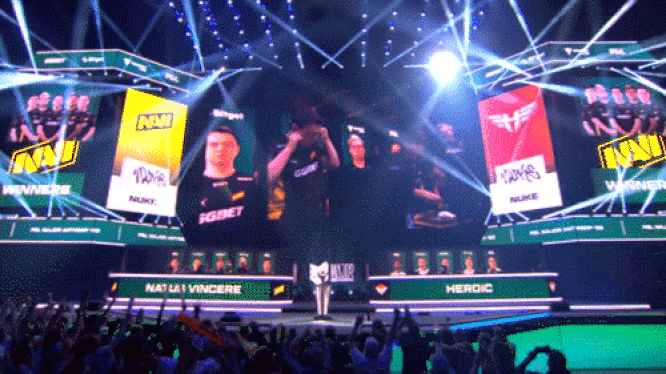 Vierde kwartfinale is echte nagelbijter op WK ‘Counter-Strike’ in Sportpaleis: dit zijn hoogtepunten en analyses van dag twee