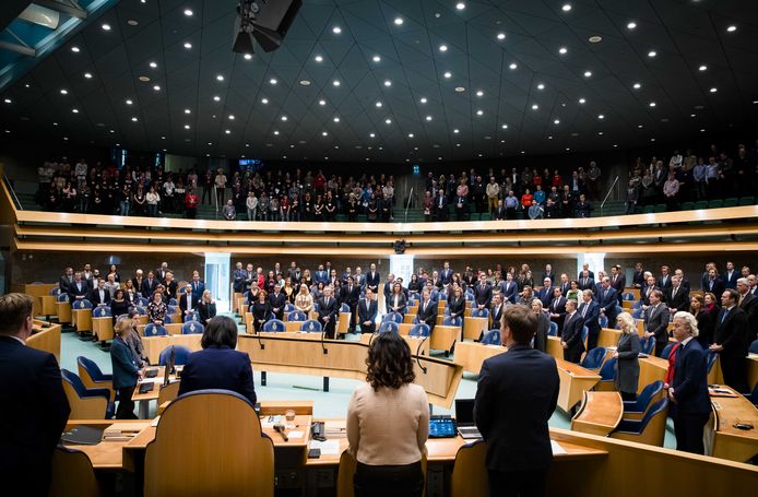 Kamerleden herdenken het overlijden van Ruud Lubbers.