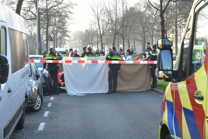 Bij de steekpartij raakten twee mensen gewond