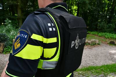 Tas met draadjes aan hek in Nuland: onderzoek of het om explosief gaat