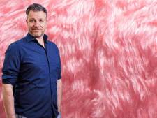 Bekende Brabander in een fluffy roze konijnenpak
