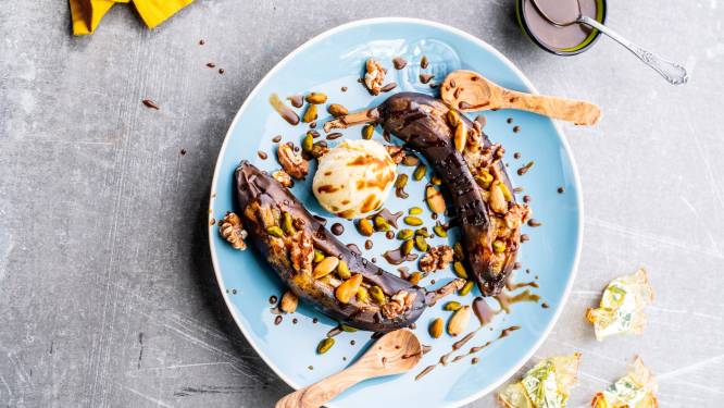 Wat Eten We Vandaag: Gepofte banaan met noten en karamelsaus