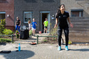 Team Zoetermeer Sport verzorgt een sportles aan de Waarderstraat in Oosterheem.