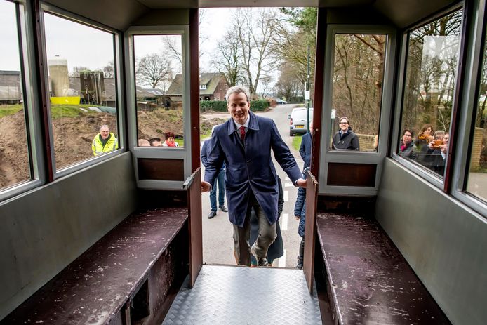 Burgemeester Evert Weys werd vorige maand rondgeleid in zijn nieuwe gemeente Hilvarenbeek. Een maand later moet hij de rol van crisismanager al op zich nemen.