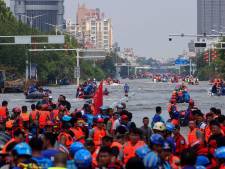 Une centaine de morts dans les inondations en Chine, les médias étrangers critiqués