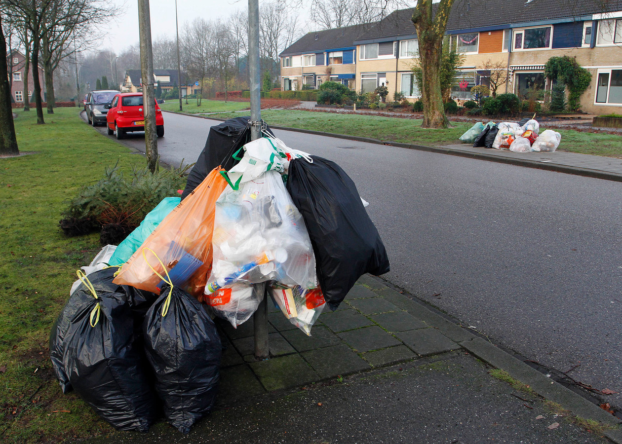 Afvalzakken met plastic en blik verdwijnen uit EttenLeurs straatbeeld
