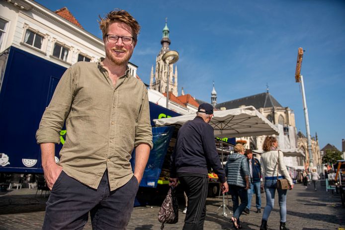 Paul Maassen is na zijn overgrootvader, opa en vader de vierde generatie die als stadsbeiaardier elke marktdag opnieuw Breda trakteert op een beiaardconcert