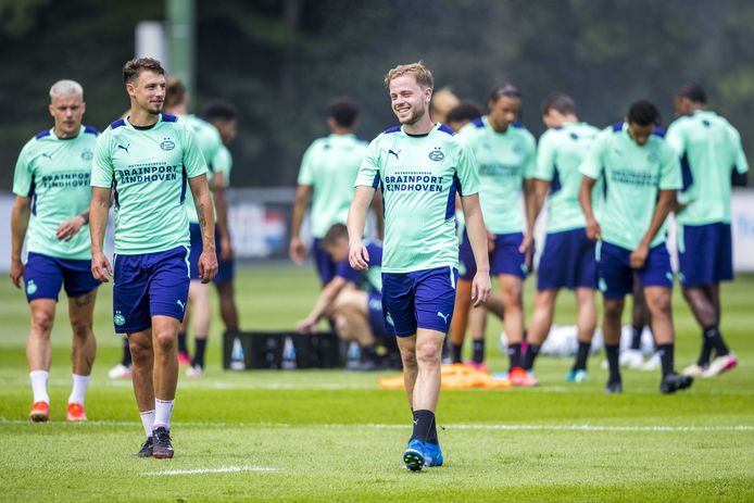 PSV-spelers op de training