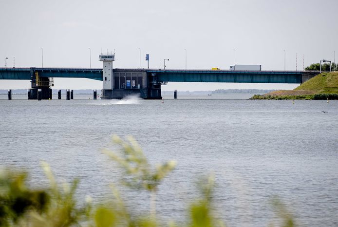 De Haringvlietbrug.