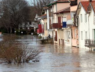 Winterstorm Fabien zet duizenden gezinnen in Frankrijk zonder stroom