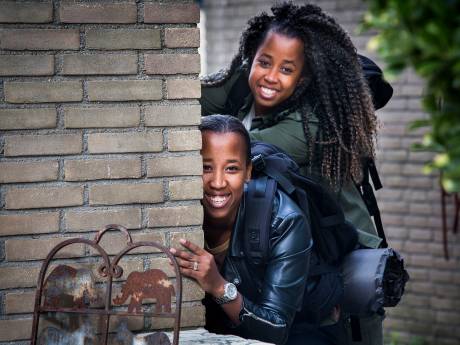 Zusjes (24) zijn 'hunters' te slim af en staan in de halve finale van tv-programma