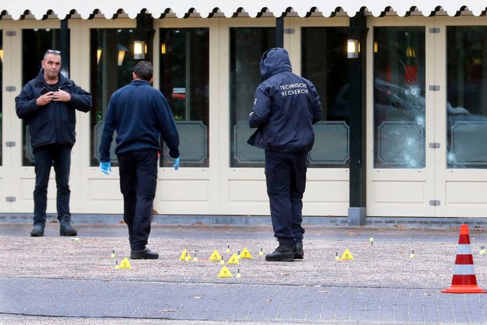 In oktober 2017 werd het Stadspaviljoen in Eindhoven met een kalasjnikov beschoten.