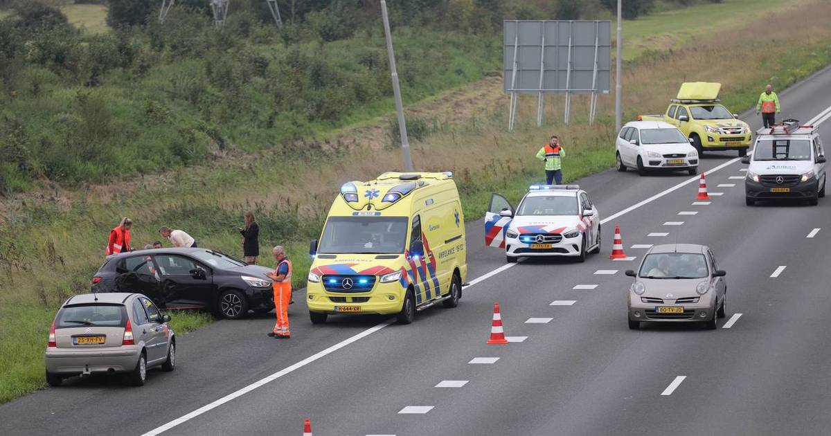 Ongeluk in avondspits zorgt voor file op A50 bij Apeldoorn.