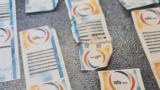 Brutale dief laat toto-loten uitdraaien en rent winkels uit: ‘Schadebedrag loopt in de duizenden euro’s’