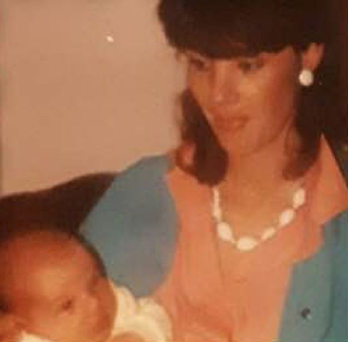 Westgarth als baby met zijn moeder Rebecca.