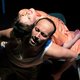 De dystopische voorstelling ‘Isotopia’ is verontrustend en onbehaaglijk, maar ook liefdevol  ★★★★☆
