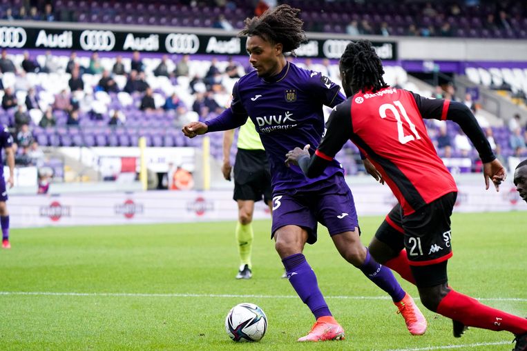 Anderlecht-huurling Zirkzee toont talent in zege tegen ...