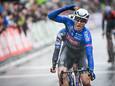 De sterkste onderweg én aan de streep: indrukwekkende Philipsen wint waaiereditie van Classic Brugge-De Panne