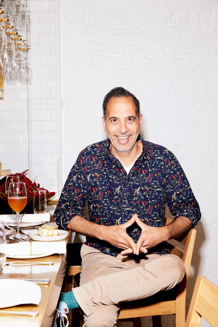 Ottolenghi: ‘Ik hoop dat de brexit gewoon een bliepje is. Hij heeft een nadelig effect op het gemoed van de mensen hier. Gelukkig werken wij in een diverse omgeving.’
 Beeld Katie Wilson/Headpress/Reporters