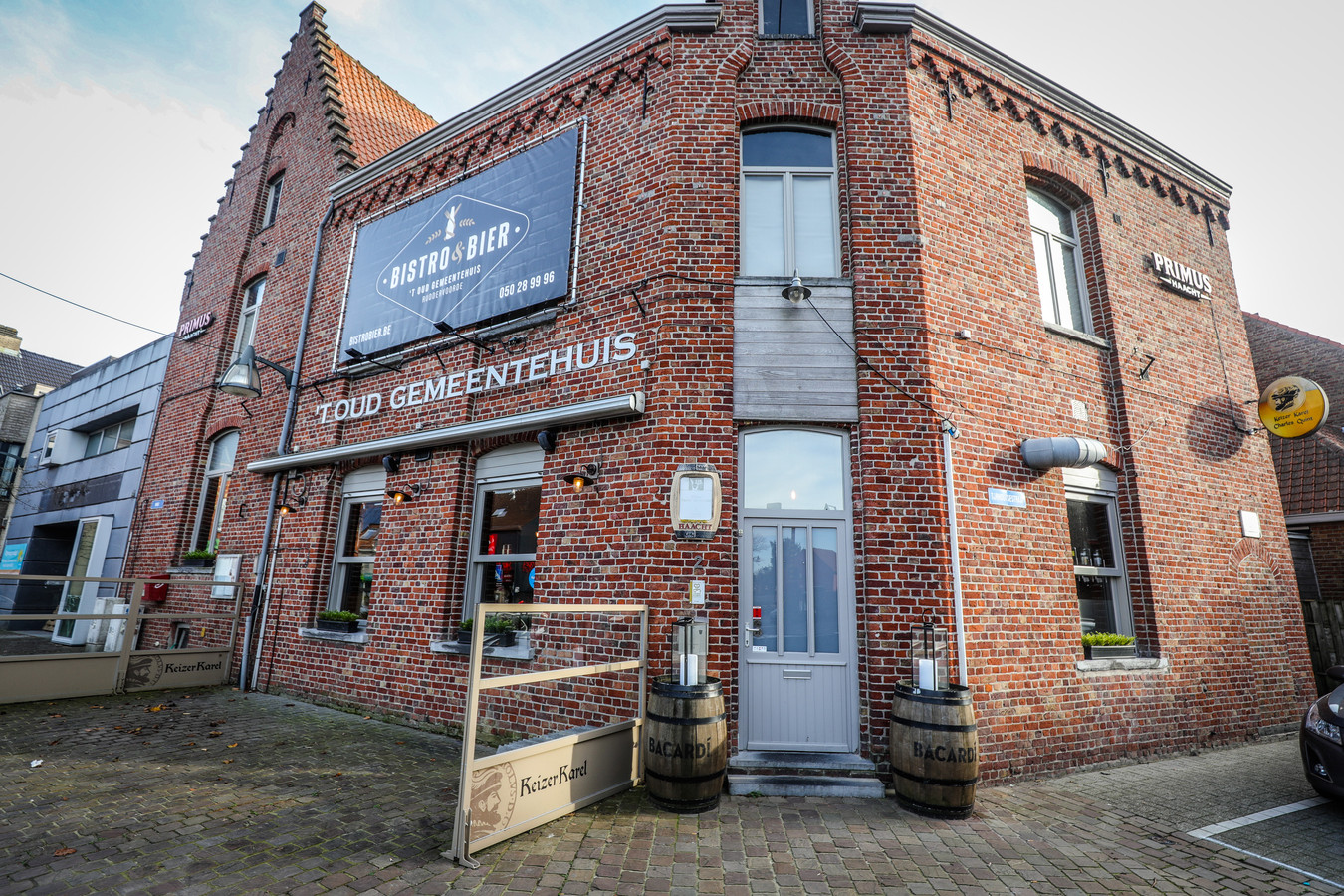 Drie vrienden openen Bistro&Bier ‘t Oud Gemeentehuis op Markt van