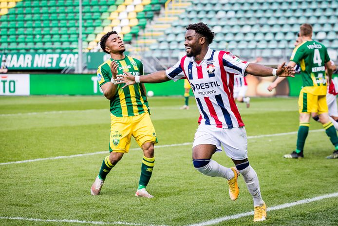 Willem II-speler Wriedt viert de 4-1 tegen ADO.